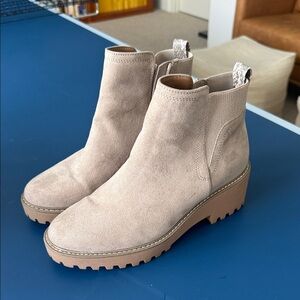 Universal Thread Light Brown Ankle Booties